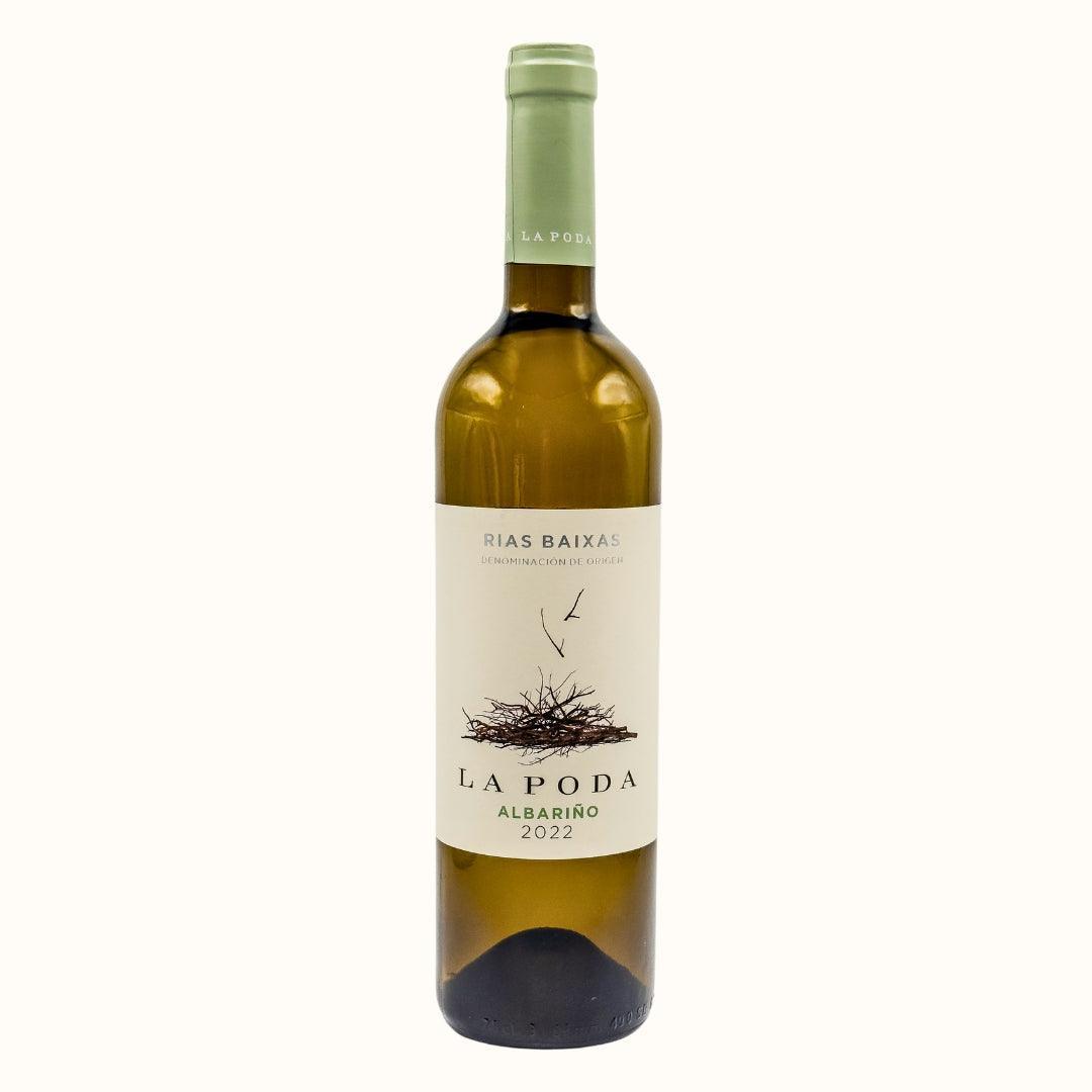 La Poda Albariño spansk hvidvin fra Rias Baixas – frisk og aromatisk vin med noter af citrus og mineraler, ideel til fisk og skaldyr.
