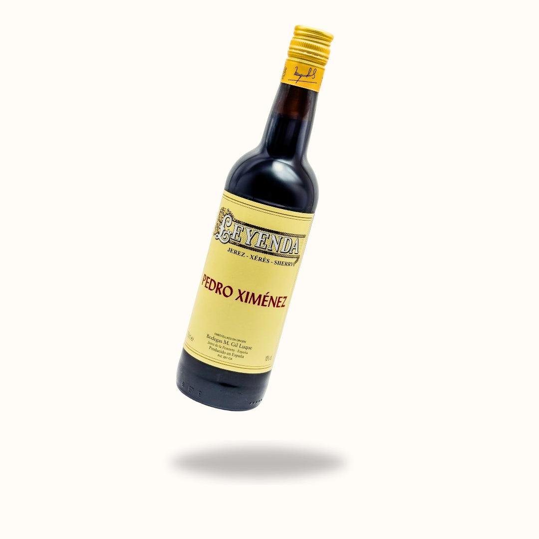 Leyenda Pedro Ximénez Sherry i en elegant flyvende præsentation – spansk dessertvin fra Jerez med fyldige smagsnoter og silkeblød tekstur.